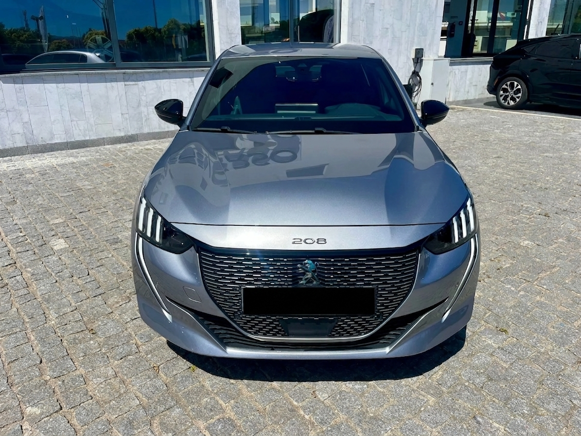 Peugeot e-208 GT
