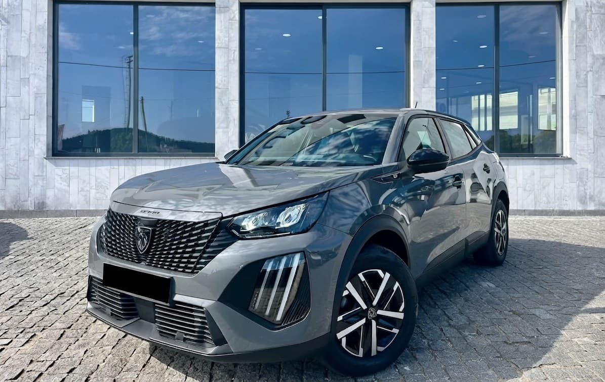 PEUGEOT e-2008